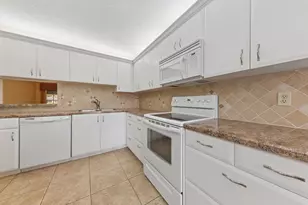 10197 Kinswood Rd, Boynton Beach, FL 33437 - Photo 3