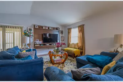 8 Mediterranean Boulevard N, Port Saint Lucie, FL 34952 - Photo 3