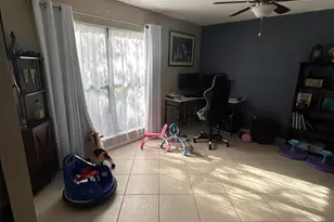 818 Sandtree Dr, Palm Beach Gardens, FL 33403 - Photo 3