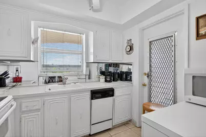 100 SE 6th Avenue #303, Pompano Beach, FL 33060 - Photo 17