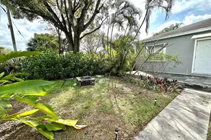 1147 15th Ave N, Lake Worth Beach, FL 33460 - Photo 3