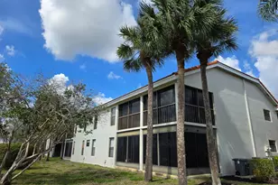 10870 Lakemore Ln, Boca Raton, FL 33498 - Photo 3
