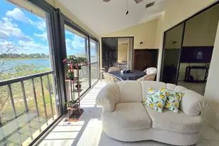 10870 Lakemore Ln, Boca Raton, FL 33498 - Photo 9