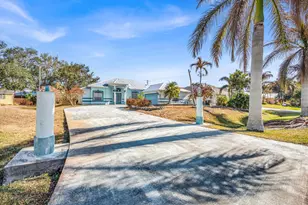 3407 SE Hart Cir, Port Saint Lucie, FL 34984 - Photo 3