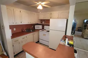 21 Norwich A, West Palm Beach, FL 33417 - Photo 5