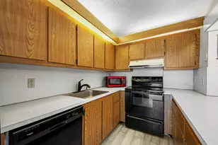 388 Lake Arbor Dr, Palm Springs, FL 33461 - Photo 17