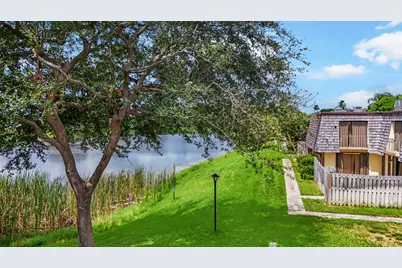 388 Lake Arbor Drive, Palm Springs, FL 33461 - Photo 37