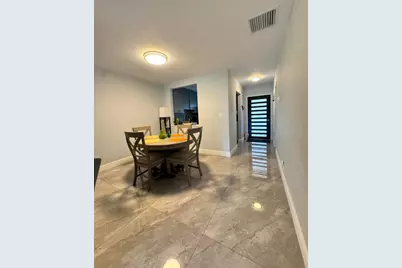 163 Lake Susan Lane, West Palm Beach, FL 33411 - Photo 11