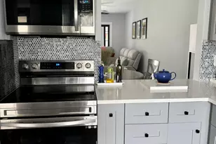 163 Lake Susan Ln, West Palm Beach, FL 33411 - Photo 7