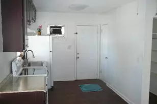 512 S 25th St, Fort Pierce, FL 34950 - Photo 9