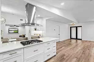 2425 NW 36th St, Boca Raton, FL 33431 - Photo 9