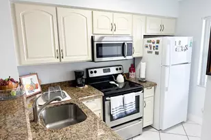 2222 N Cypress Bend Dr, Pompano Beach, FL 33069 - Photo 11