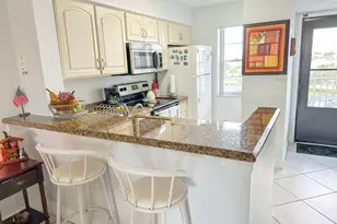 2222 N Cypress Bend Dr, Pompano Beach, FL 33069 - Photo 7