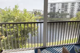 2222 N Cypress Bend Dr, Pompano Beach, FL 33069 - Photo 5