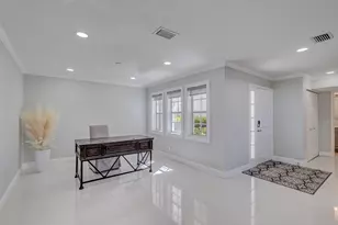 17 Selby Ln, Palm Beach Gardens, FL 33418 - Photo 17