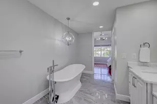 17 Selby Ln, Palm Beach Gardens, FL 33418 - Photo 47