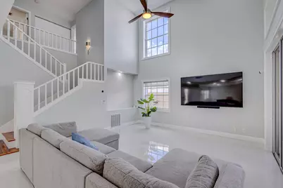 17 Selby Lane, Palm Beach Gardens, FL 33418 - Photo 11