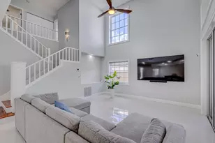 17 Selby Ln, Palm Beach Gardens, FL 33418 - Photo 11