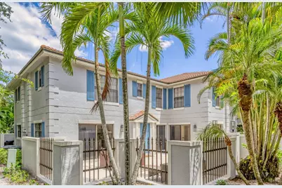 355 Prestwick Circle #4, Palm Beach Gardens, FL 33418 - Photo 1