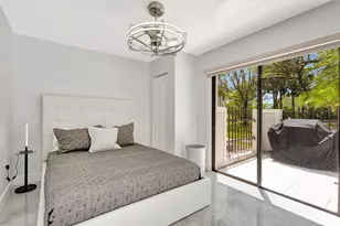 355 Prestwick Cir, Palm Beach Gardens, FL 33418 - Photo 17