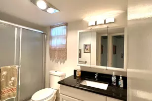 2562 N Garden Dr N, Lake Worth, FL 33461 - Photo 9