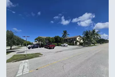 620 S Broadway #9, Lantana, FL 33462 - Photo 5