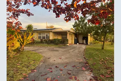 1414 N Seacrest Boulevard, Boynton Beach, FL 33435 - Photo 1