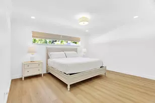 211 Miraflores Dr, Palm Beach, FL 33480 - Photo 15