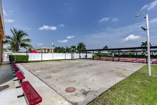 2960 Ashley Dr E, West Palm Beach, FL 33415 - Photo 31