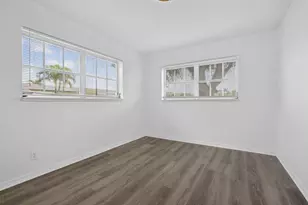 2960 Ashley Dr E, West Palm Beach, FL 33415 - Photo 9