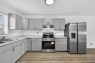 2960 Ashley Dr E, West Palm Beach, FL 33415 - Photo 9