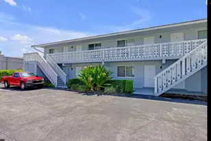 560 NE 46th St, Boca Raton, FL 33431 - Photo 1