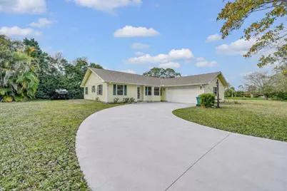 8690 Shadylake Lane, Fort Pierce, FL 34947 - Photo 3