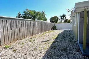 67 Tortuga Rd, Palm Springs, FL 33461 - Photo 15