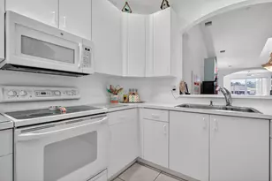 9848 Crescent View Dr S, Boynton Beach, FL 33437 - Photo 9