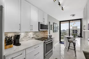 4200 N Ocean Dr, Singer Island, FL 33404 - Photo 7