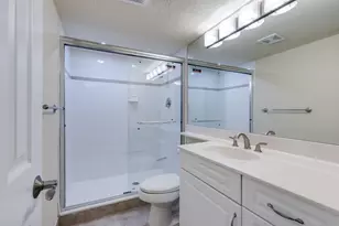 1000 Spanish River Rd, Boca Raton, FL 33432 - Photo 25