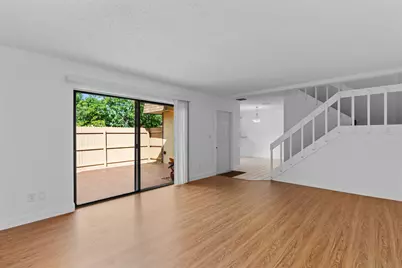 226 Alemeda Drive, Palm Springs, FL 33461 - Photo 13