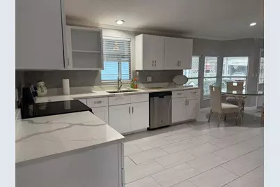 6085 Seashore Drive, Atlantis, FL 33462 - Photo 7