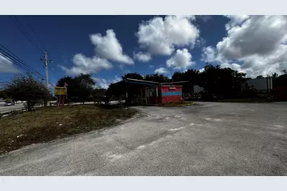 3263 Sierra Drive, Palm Springs, FL 33461 - Photo 9