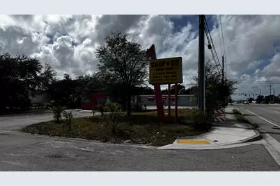 3263 Sierra Drive, Palm Springs, FL 33461 - Photo 3