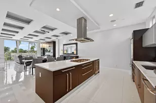 2743 NE 1st St, Pompano Beach, FL 33062 - Photo 11