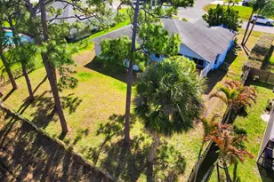 241 SE Starfish, Port Saint Lucie, FL 34984 - Photo 3