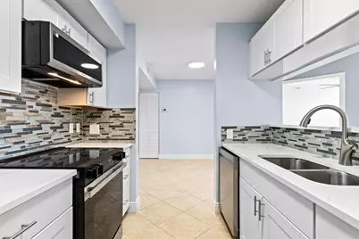 123 Yacht Club Way #207, Hypoluxo, FL 33462 - Photo 5