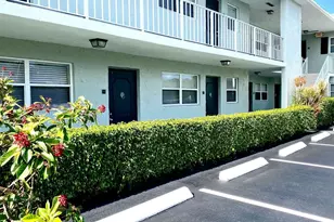 665 Glouchester St, Boca Raton, FL 33487 - Photo 1