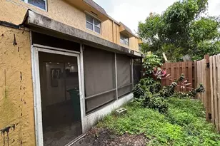 5844 Blueberry Ct, Lauderhill, FL 33313 - Photo 29