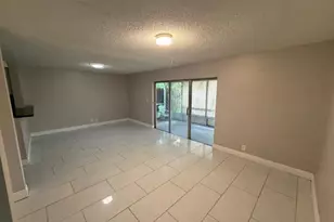 5844 Blueberry Ct, Lauderhill, FL 33313 - Photo 5