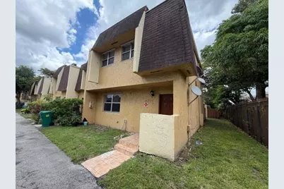 5844 Blueberry Unit 68 Court, Lauderhill, FL 33313 - Photo 3