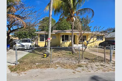 606 S Pine Street, Lake Worth, FL 33460 - Photo 1