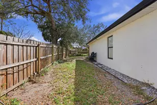 1818 SW Notre Dame Ave, Port Saint Lucie, FL 34953 - Photo 37
